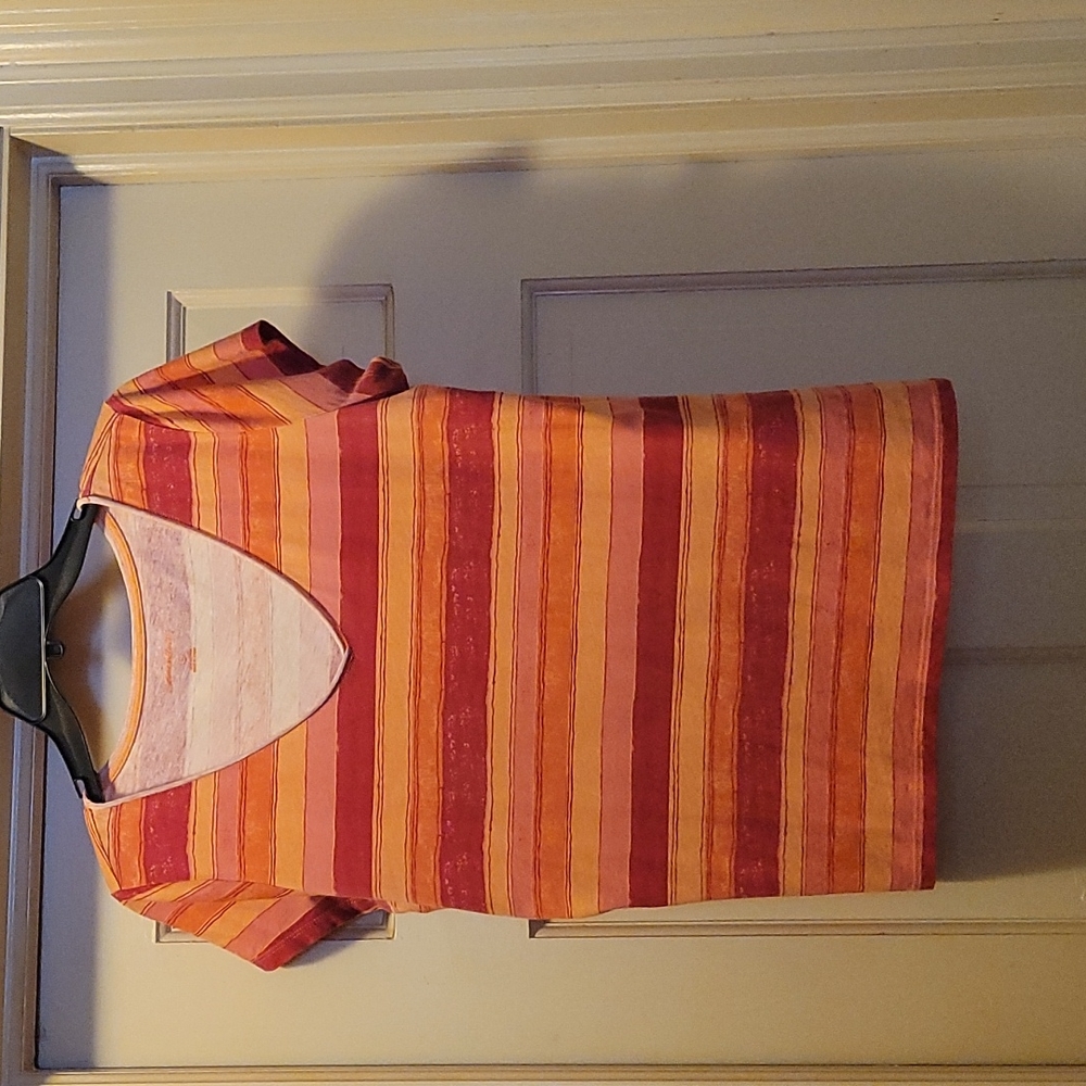 Cute Eddie Bauer t-shirt